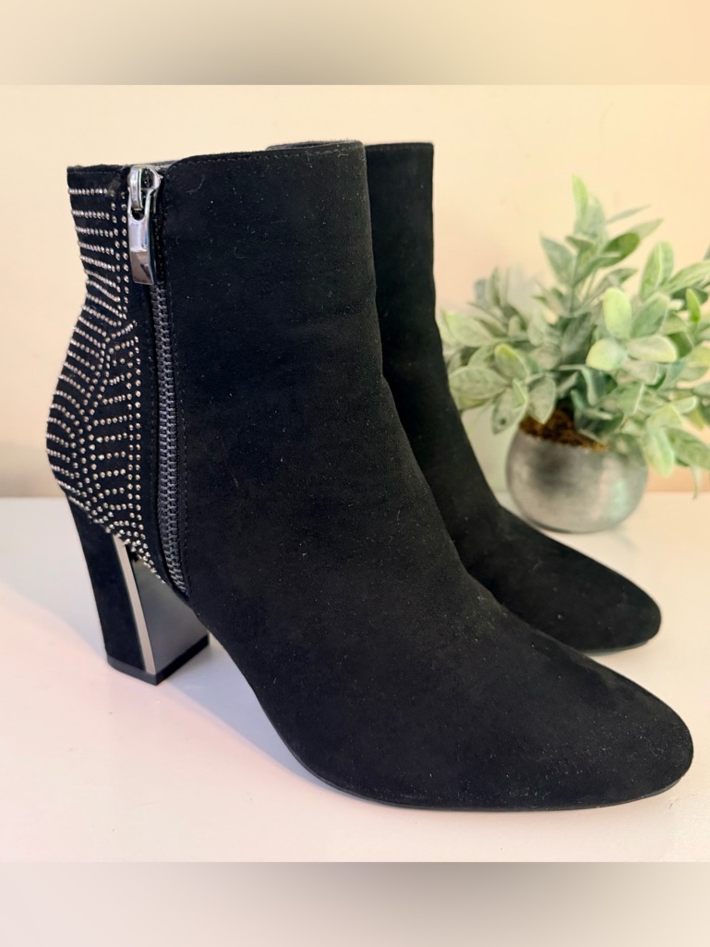 Dunion Black Metallic Decorated Herled Ankle Boots